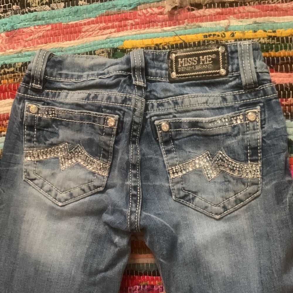 Selling vintage real miss me jeans size 26, straight leg - Picture 5 of 6